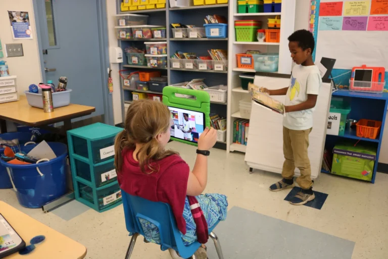 Students using video tools in Seesaw